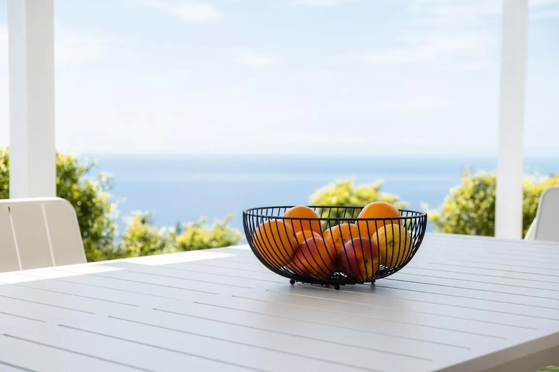 Guestready - Quiet House & Heated Pool W Sea View Hotel Prazeres Vendégház