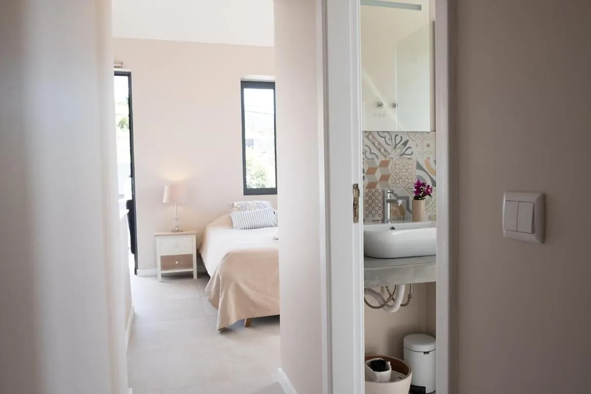 Guestready - Quiet House & Heated Pool W Sea View Hotel Prazeres 0*,  Portugália